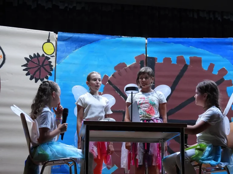 Schulschlussfeier in Leibstadt: Musical, Ehrungen und Abschiede zum Schuljahresende