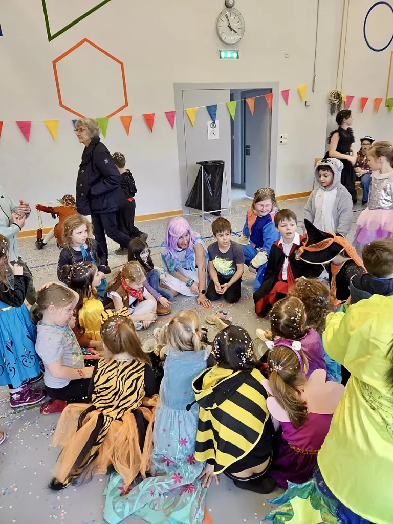 Kinderfasnacht Full-Reuenthal